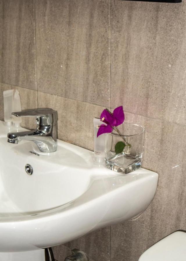 Kislas Luxury Hotel Adenta Zewnętrze zdjęcie